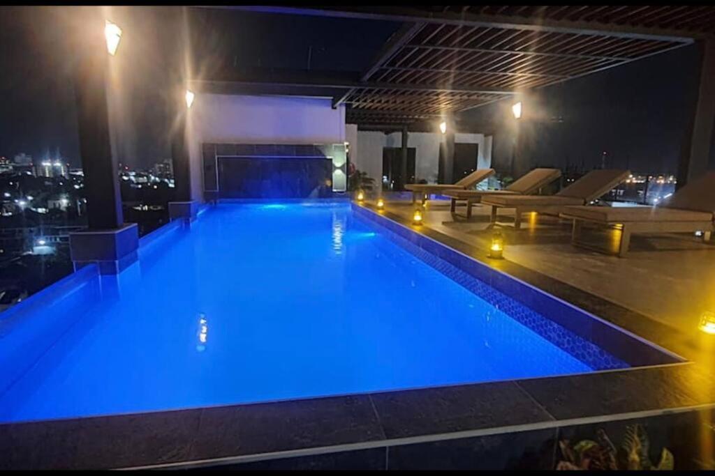 Luxury Condo W/Pool In Kingston Exterior photo