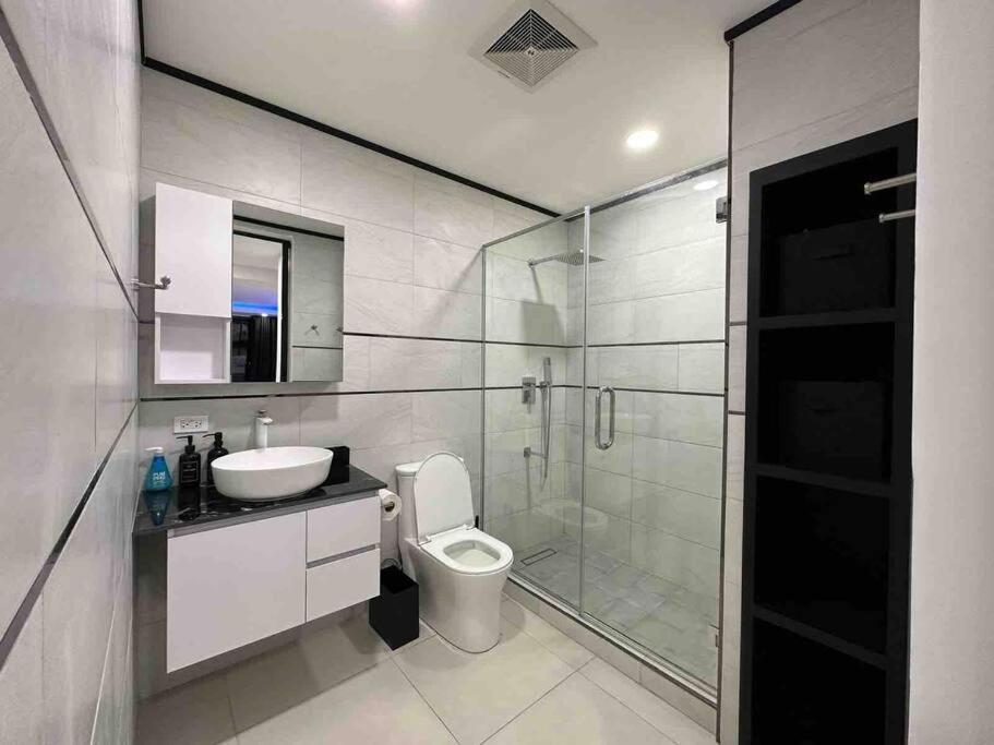Luxury Condo - Pool In Kingston G28 Exterior photo